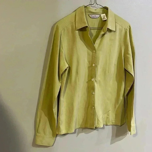 [4]Tommy Bahama Pineapple Pattern Yellow Green  Cropped Silk Button Down Shirt - Picture 1 of 12